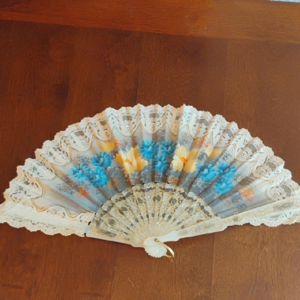 Vintage Florals And Lace Handheld Fan